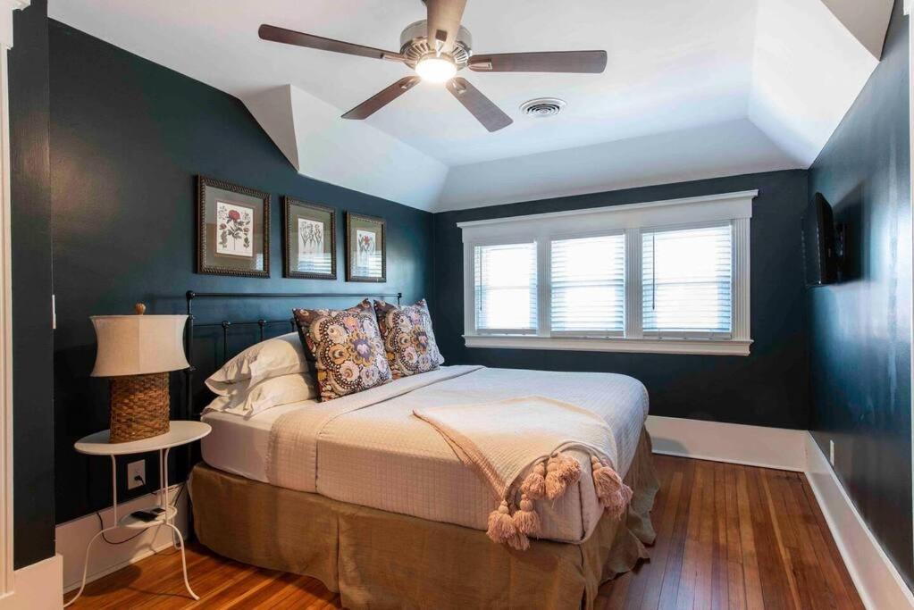 Holiday home Bourbon Mansion 3 Story Walk To Restaurants Park *