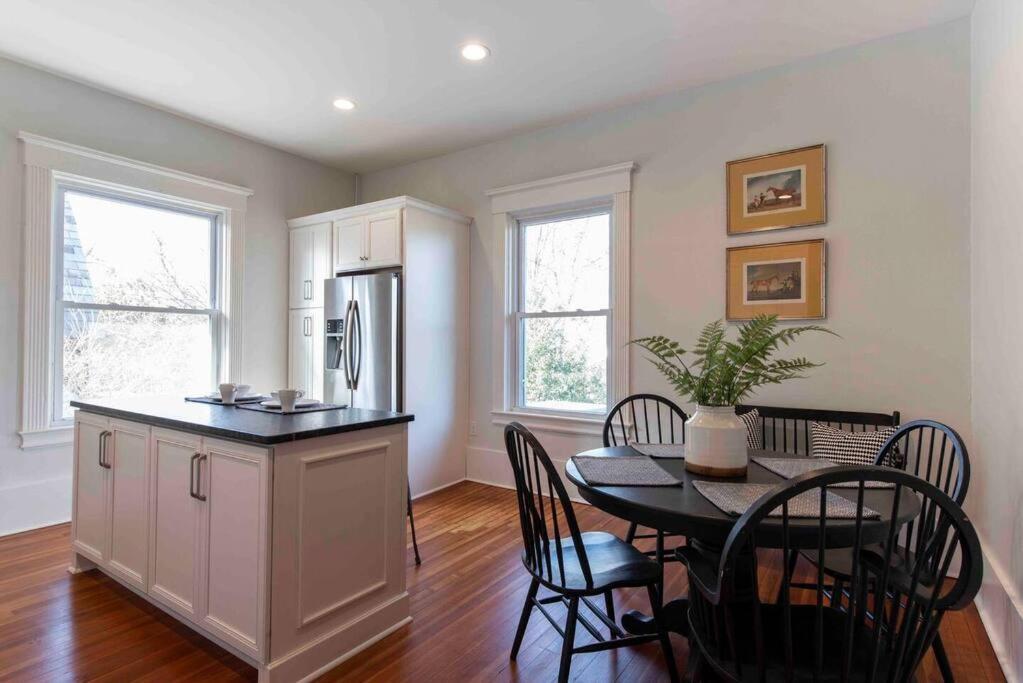 Holiday home Bourbon Mansion 3 Story Walk To Restaurants Park *