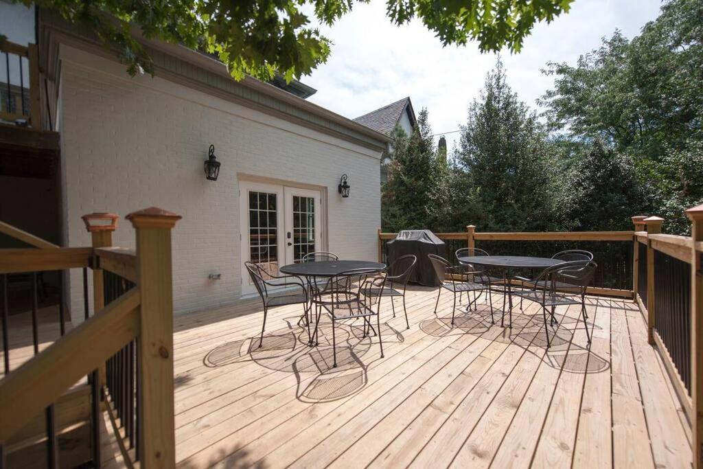 Holiday home Bourbon Mansion 3 Story Walk To Restaurants Park