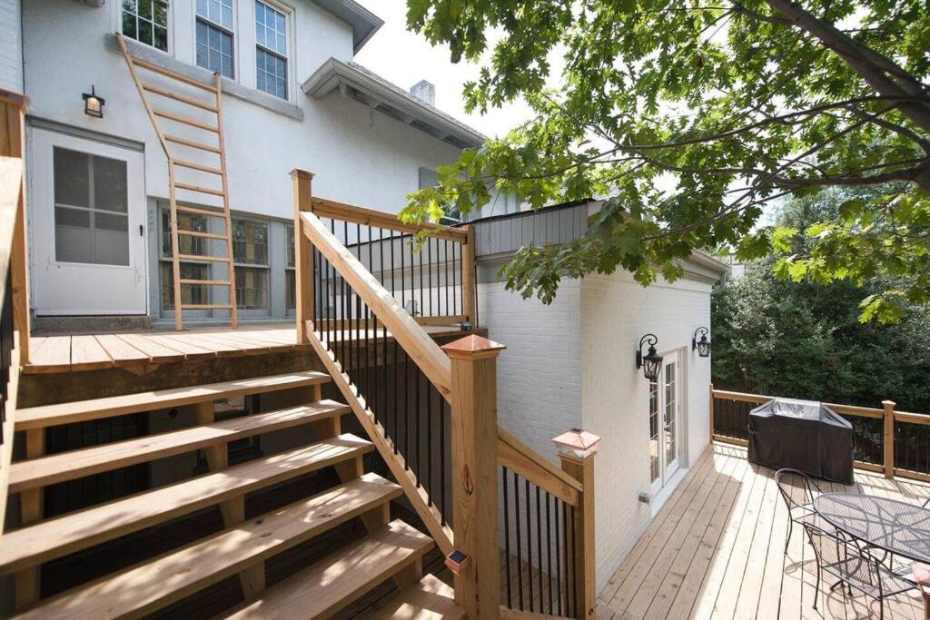 Holiday home Bourbon Mansion 3 Story Walk To Restaurants Park Louisville